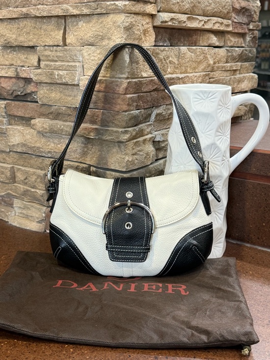 Danier Handbags - Danier Black & Cream Leather Buckle Shoulder Bag